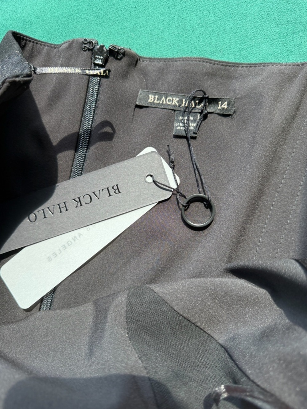 Black Halo Black Square-Neck Wide-Leg Jumpsuit with Structured Bodice - Picture 3 of 16